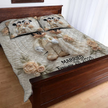 Load image into Gallery viewer, Personalized Happily Ever After Mouse Quilt Set for Couples