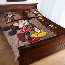 Load image into Gallery viewer, Personalized Mouse Quilt Set with Leather Pattern Print for Couples