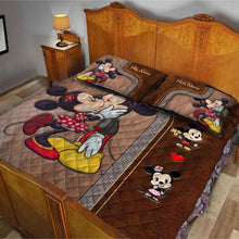 Load image into Gallery viewer, Personalized Mouse Quilt Set with Leather Pattern Print for Couples