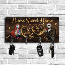 Load image into Gallery viewer, Personalized Rustic Wood Key Rack with Custom Names for Home Decor