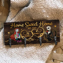 Load image into Gallery viewer, Personalized Rustic Wood Key Rack with Custom Names for Home Decor