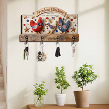 Load image into Gallery viewer, Personalized Patriotic Key Holder Custom Family Name 4th of July Gift