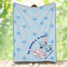 Load image into Gallery viewer, Personalized Ohana Blanket for Couples | Snuggle Gift Idea
