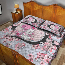Load image into Gallery viewer, Personalized Mouse Quilt Set with Cute Floral Design for Kids
