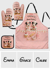 Load image into Gallery viewer, Personalized Cartoon Mouse Baking Apron &amp; Mitts Set - Unique Gift for Mom
