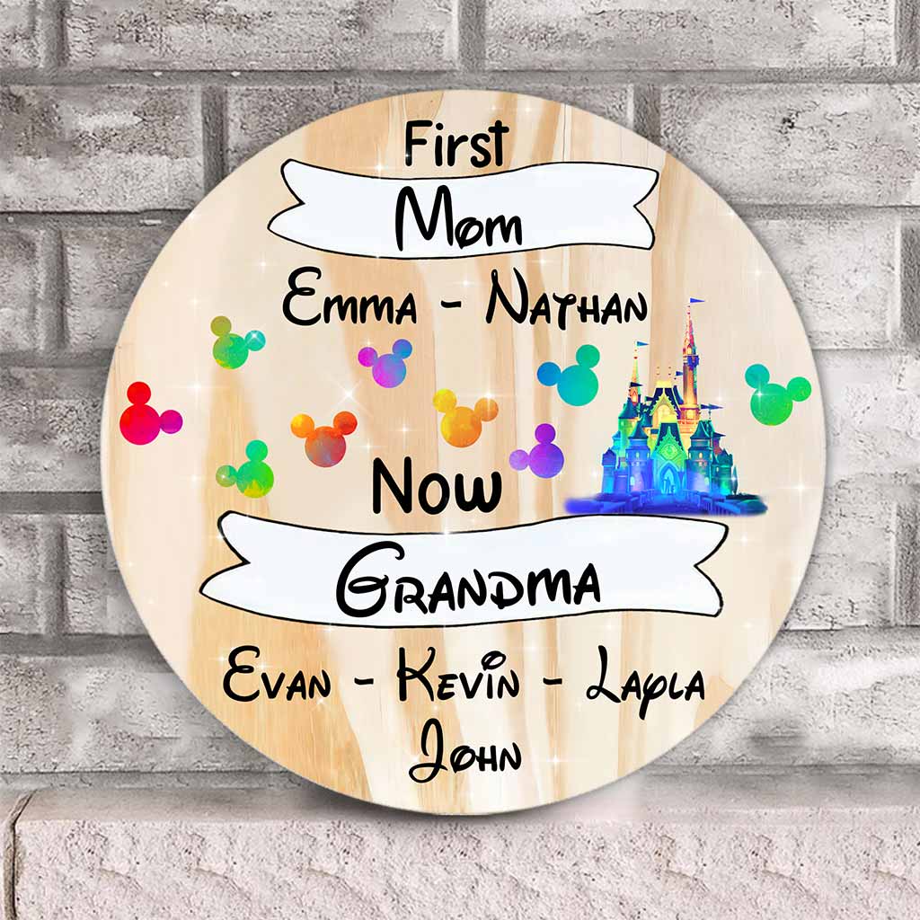 Personalized Mother's Day Round Wood Sign for Grandma with Custom Names