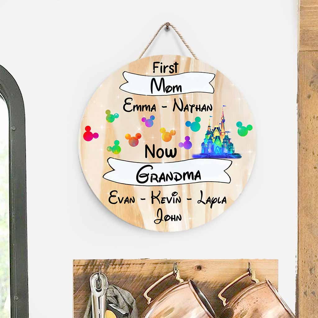 Personalized Mother's Day Round Wood Sign for Grandma with Custom Names