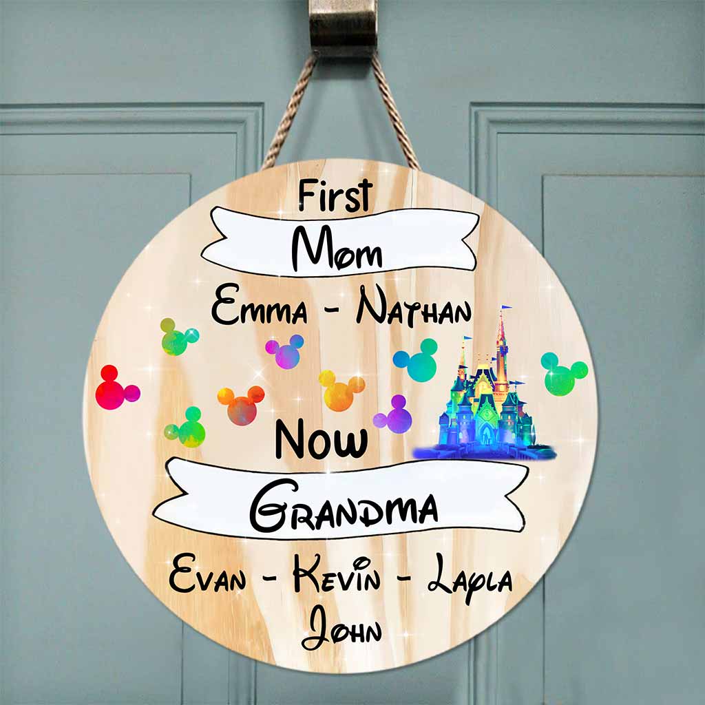 Personalized Mother's Day Round Wood Sign for Grandma with Custom Names