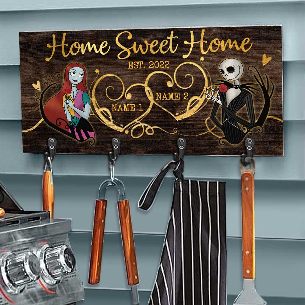 Personalized Rustic Wood Key Rack with Custom Names for Home Decor