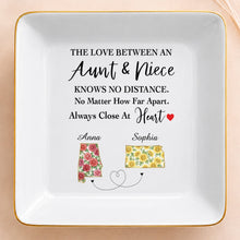 Load image into Gallery viewer, Personalized Square Ceramic Jewelry Dish Custom State Art Gift for Aunt

